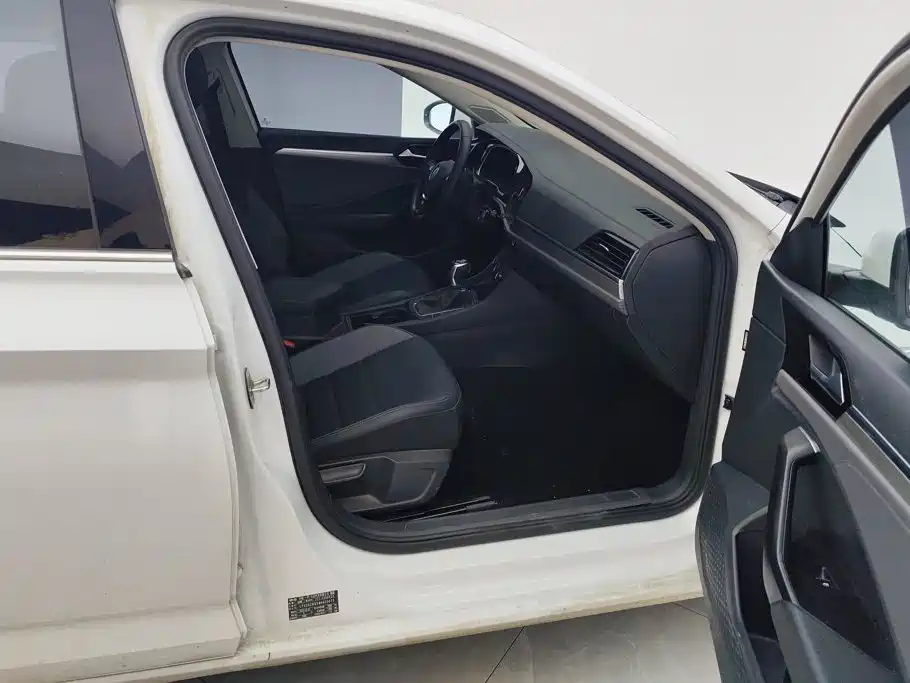 Volkswagen Sagitar — миниатюра 8