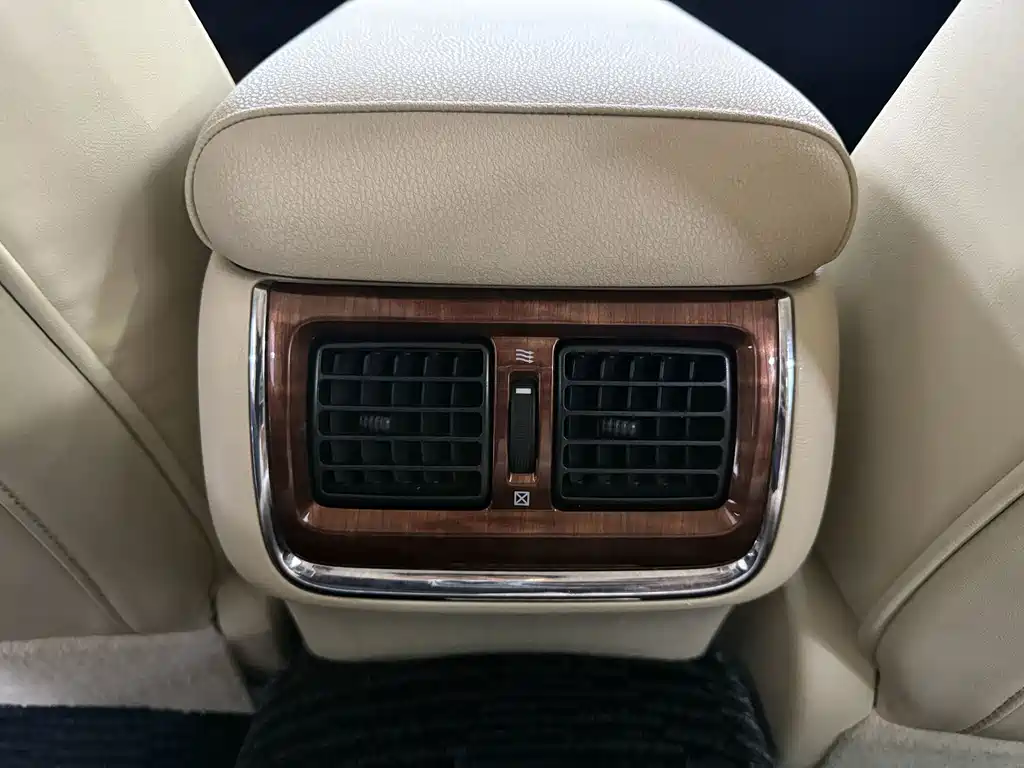 Toyota Crown — миниатюра 20