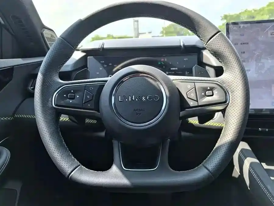 Lynk & Co 03 — миниатюра 9