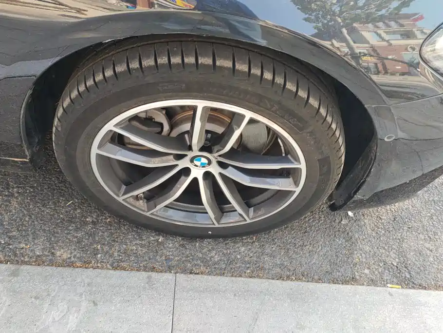BMW 5 Series — миниатюра 6
