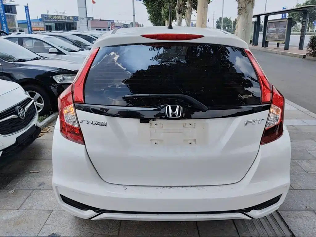 Honda Fit — миниатюра 6