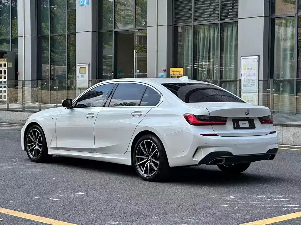 BMW 3 Series — миниатюра 4