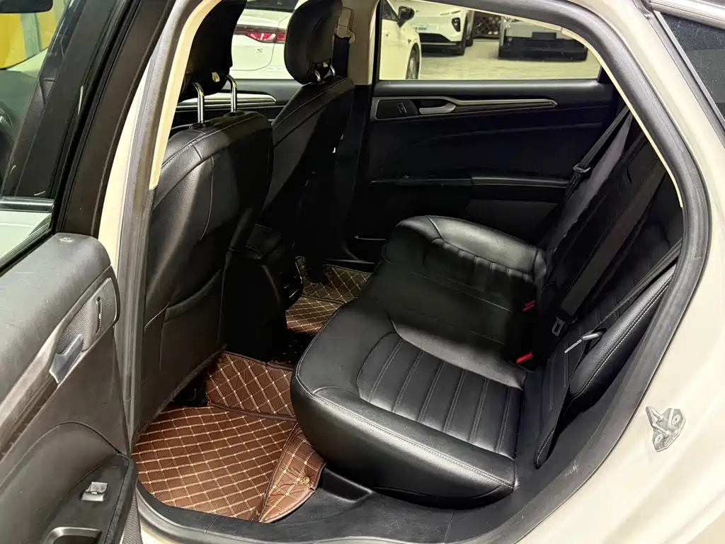 Ford Mondeo — миниатюра 14