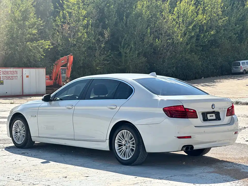 BMW 5 Series — миниатюра 4