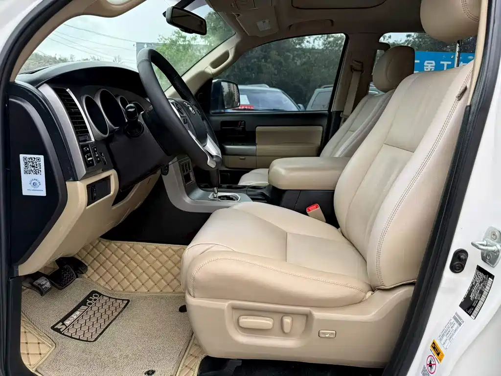 Toyota Sequoia 2015 5.7L