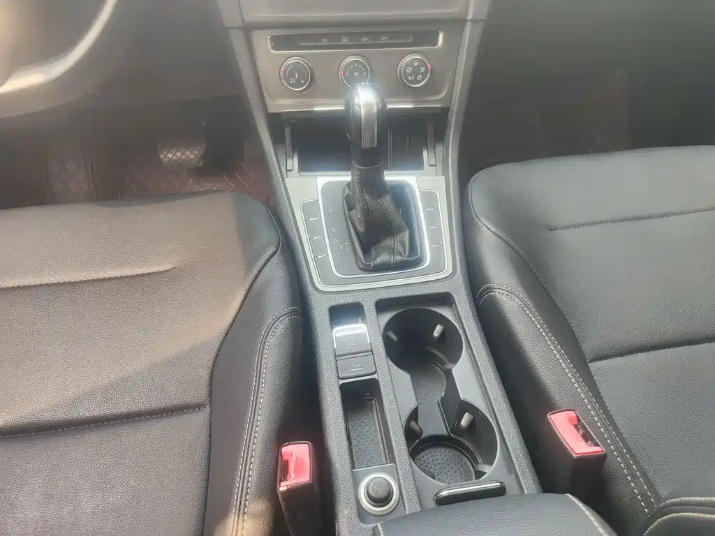 Volkswagen Golf — миниатюра 16