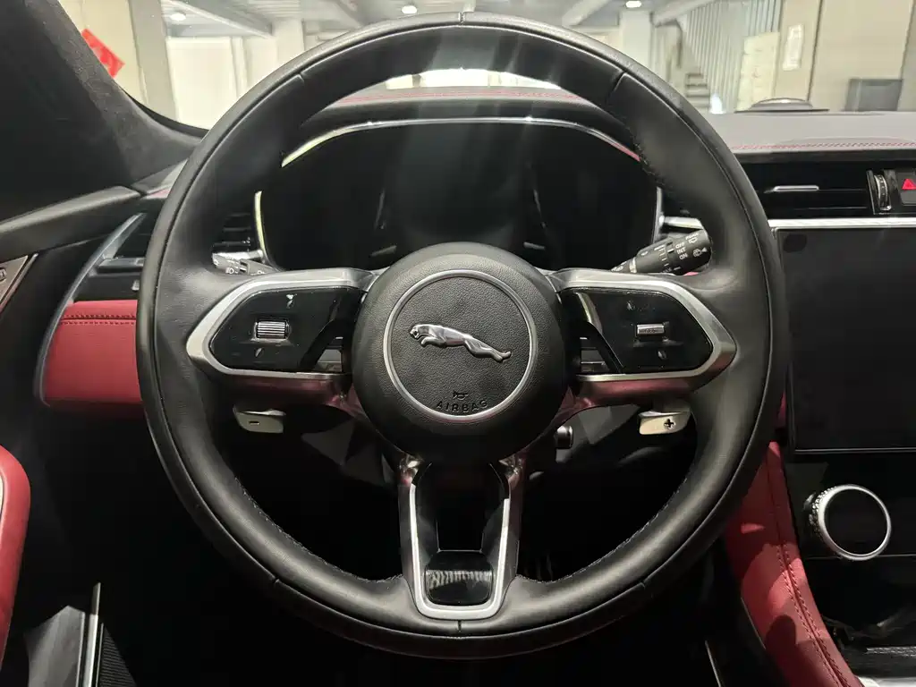 Jaguar F-Pace 2024 P250 R-Dynamic HSE