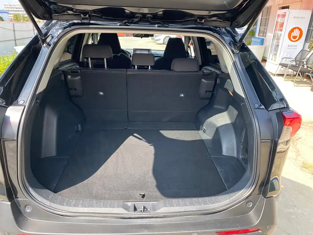 Toyota RAV4 — миниатюра 8