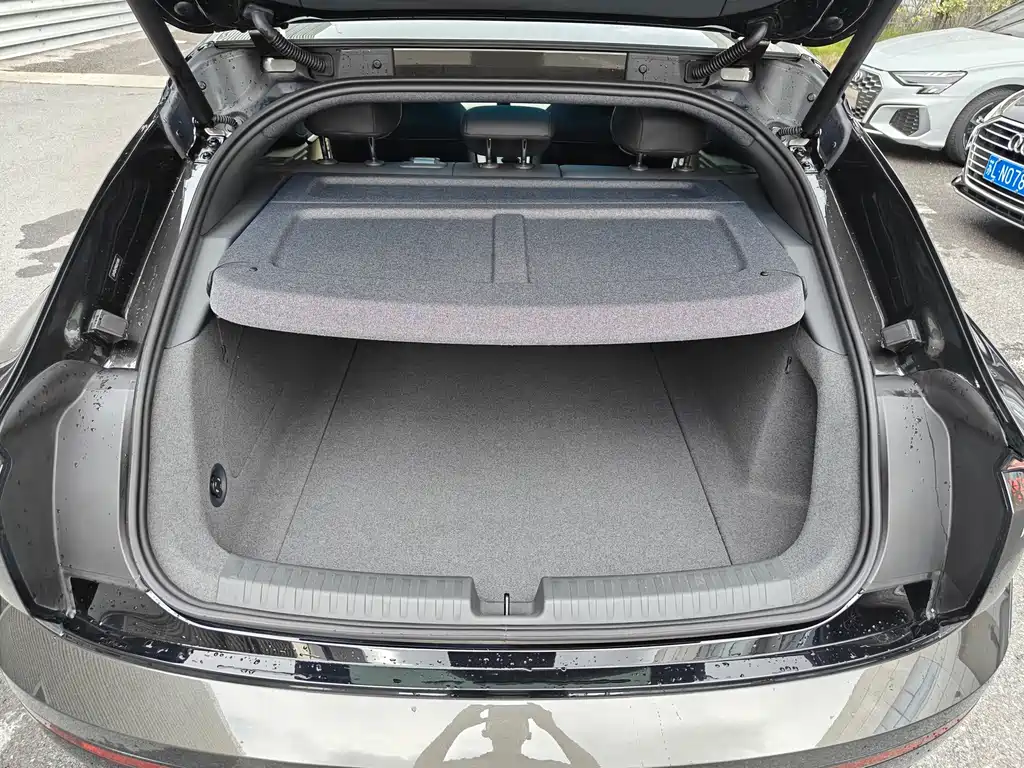 Ауди Ауди. Audi E5 Sportback — миниатюра 13