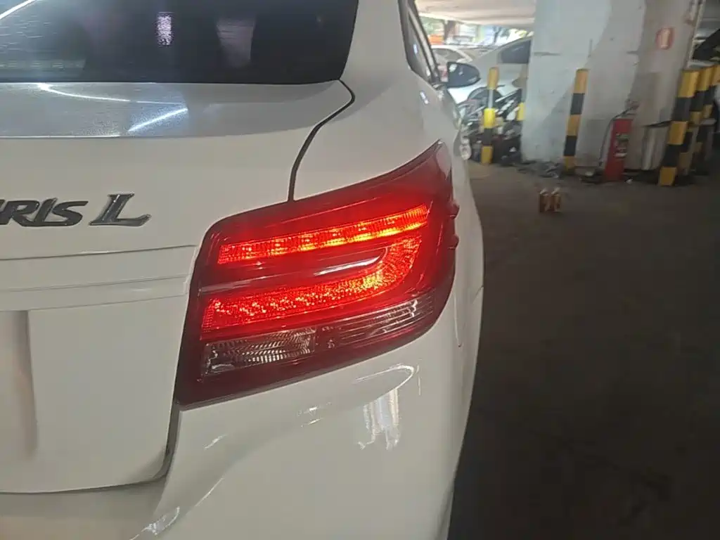 Toyota Yaris L — миниатюра 8