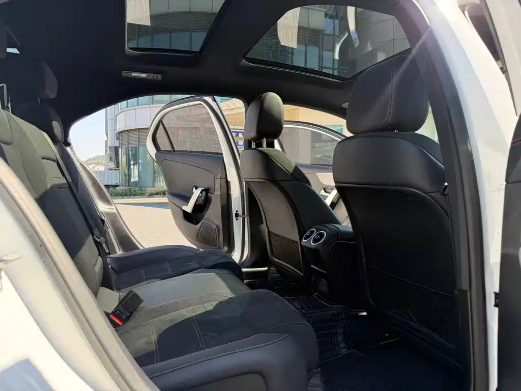 Mercedes-Benz A-Class 2024 — фото 10