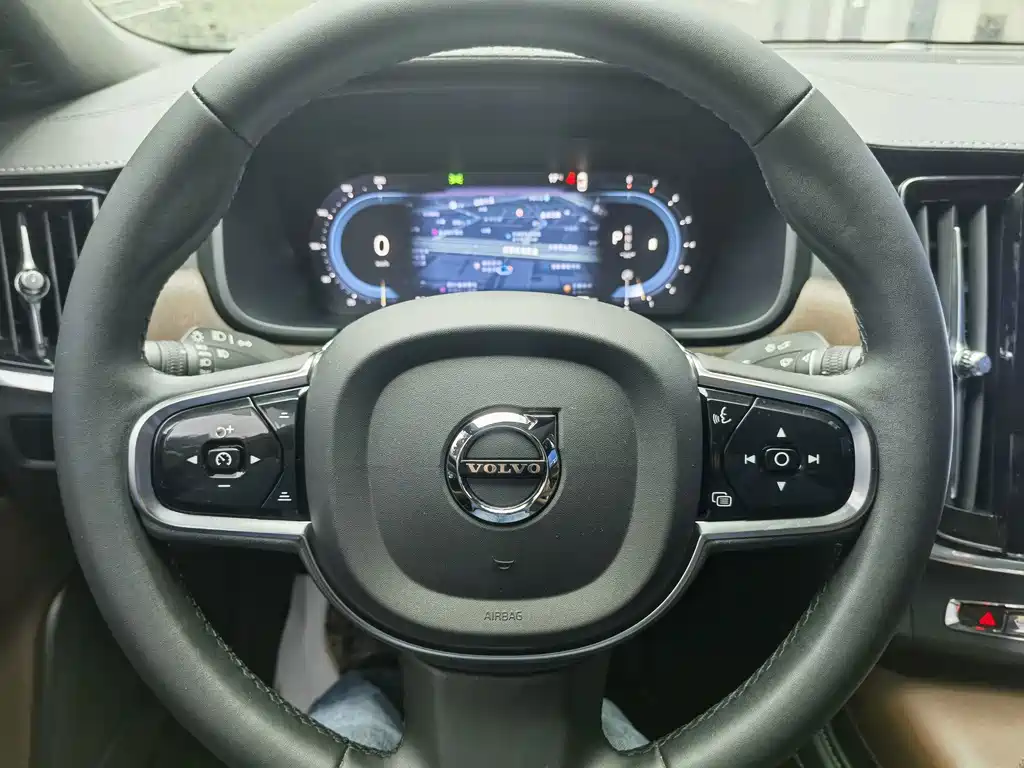 Volvo S90 — миниатюра 15