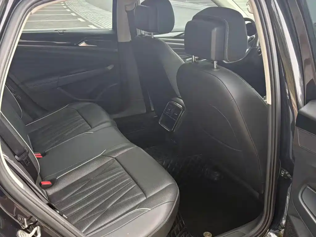 Volkswagen Passat — миниатюра 9