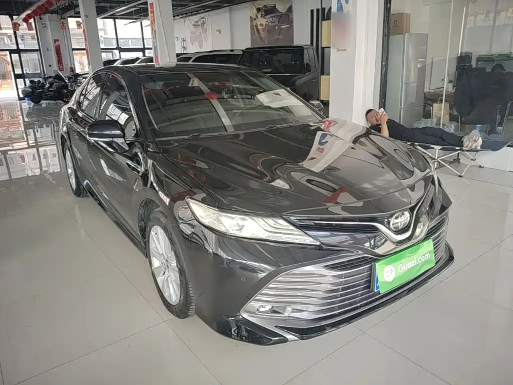 Toyota Camry — миниатюра 4