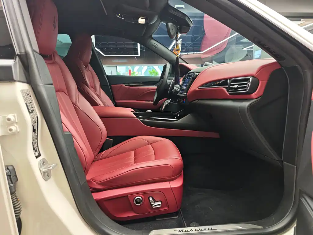 Maserati Levante 2023 3.0T Modena