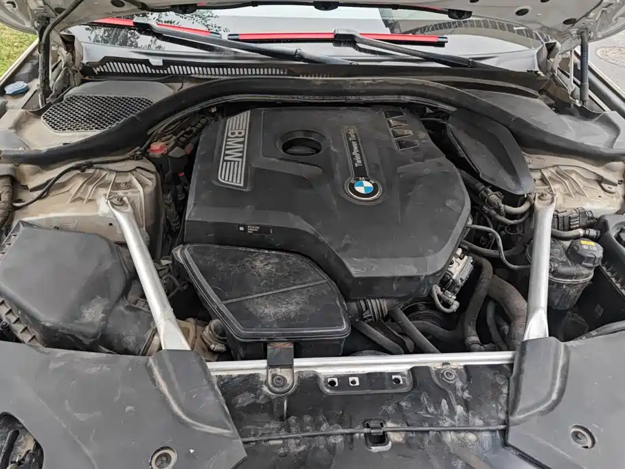 BMW 5 Series — миниатюра 10