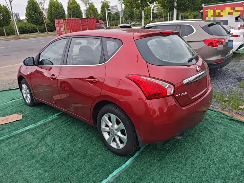 Nissan Tiida — миниатюра 5