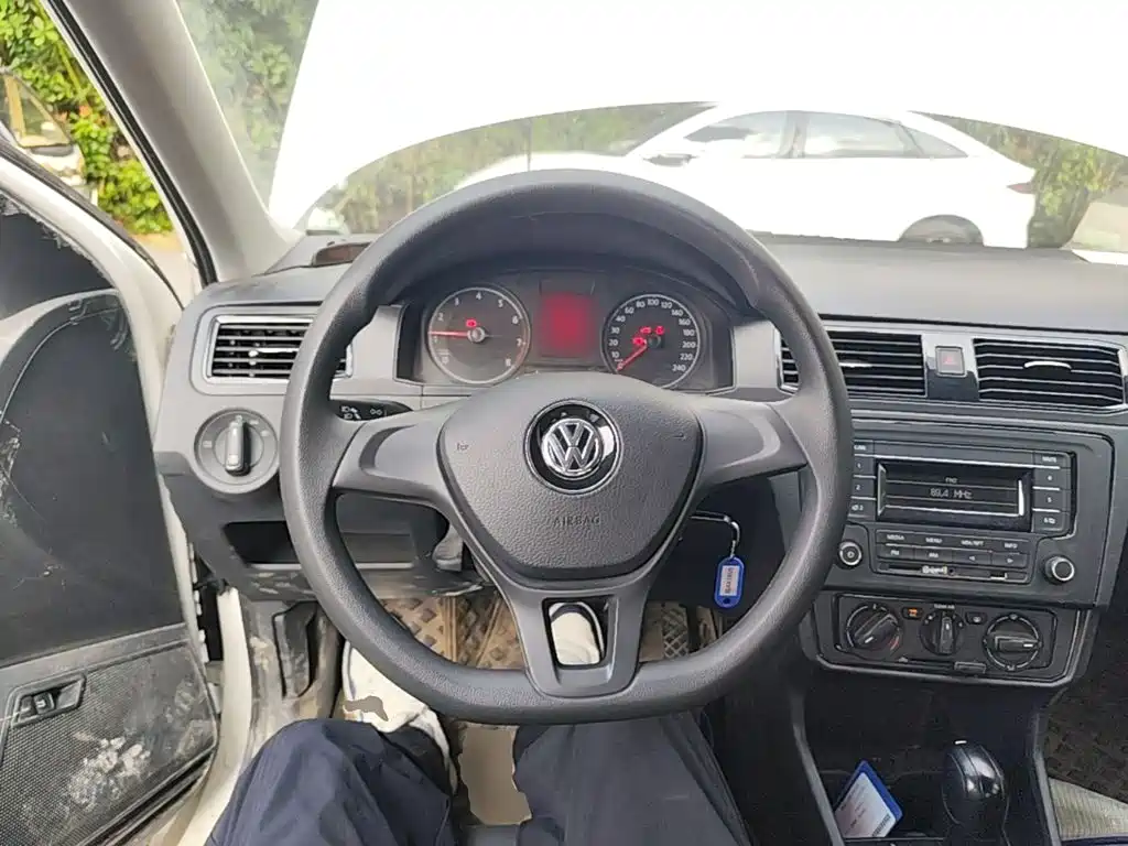 Volkswagen Santana — миниатюра 11