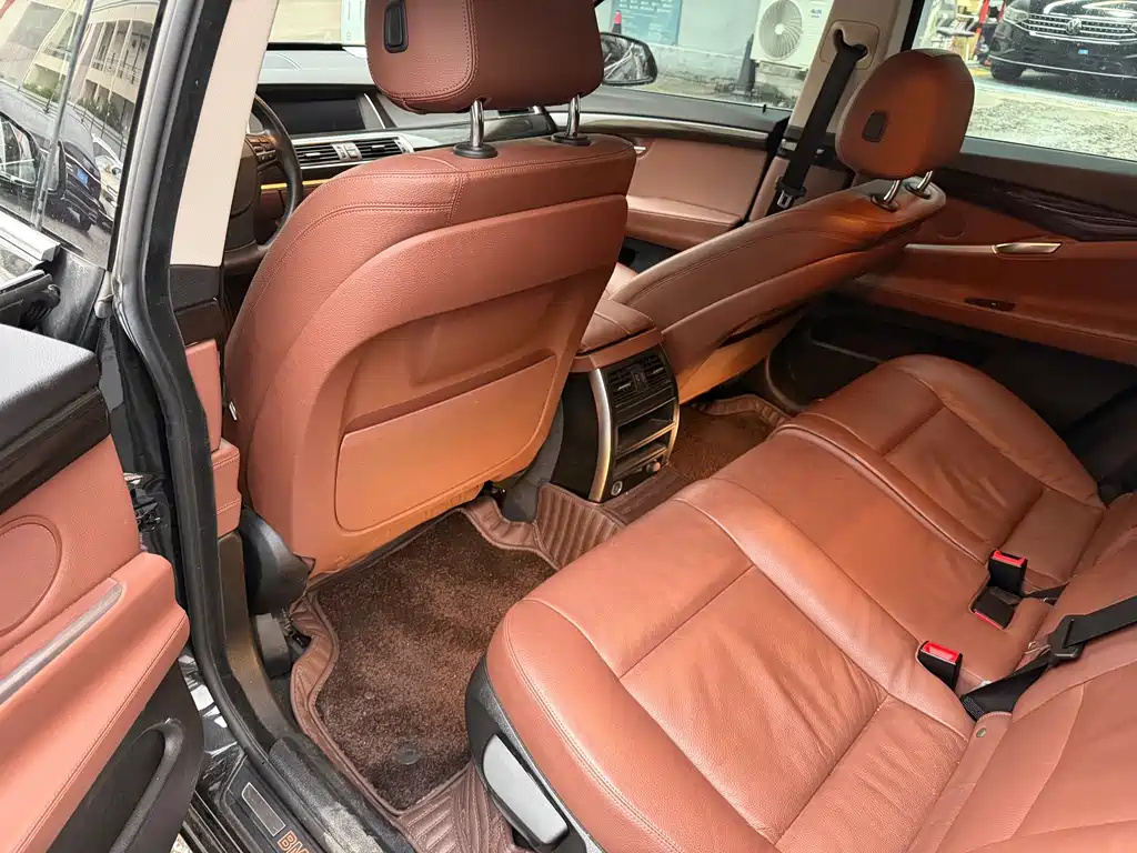 BMW 5 Series GT — миниатюра 5