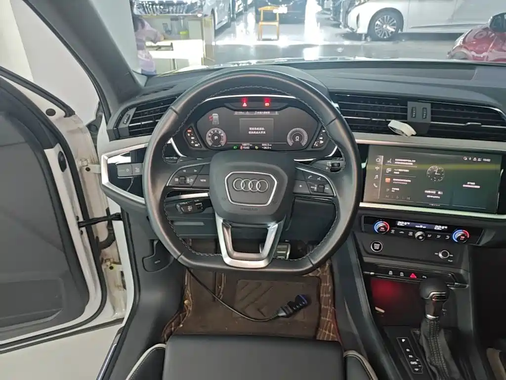 Audi Q3 — миниатюра 11