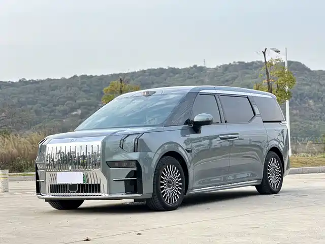 ZEEKR EXTREME KRYPTON 009 2025