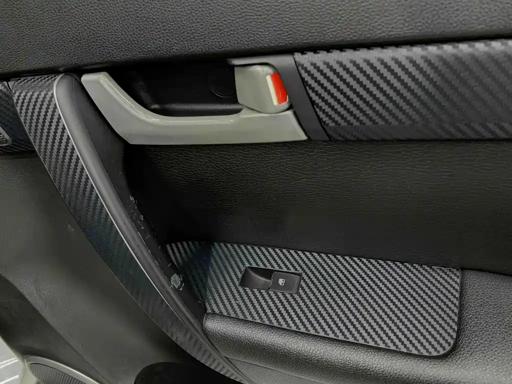 Chevrolet Captiva — миниатюра 10