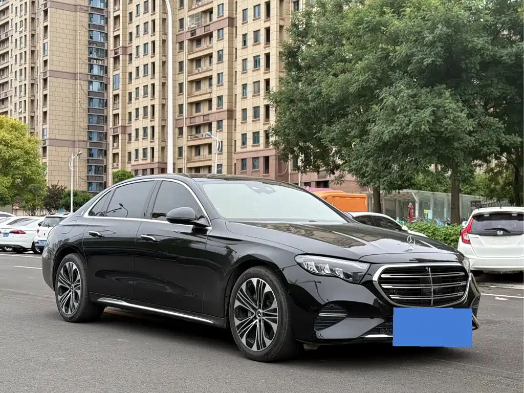 Mercedes-Benz E-Class — миниатюра 3
