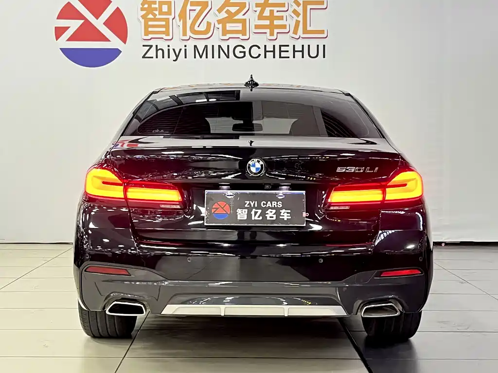 BMW 5 Series 2023 — фото 10