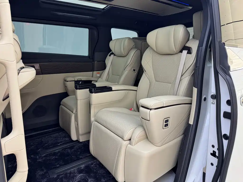 Toyota Vellfire — миниатюра 5
