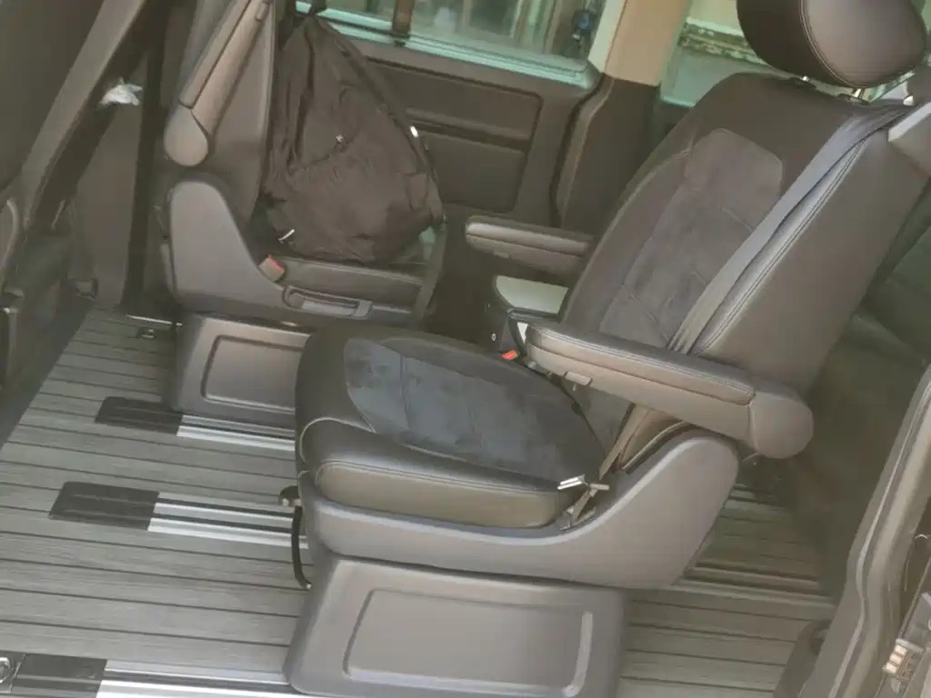 Volkswagen Multivan — миниатюра 6