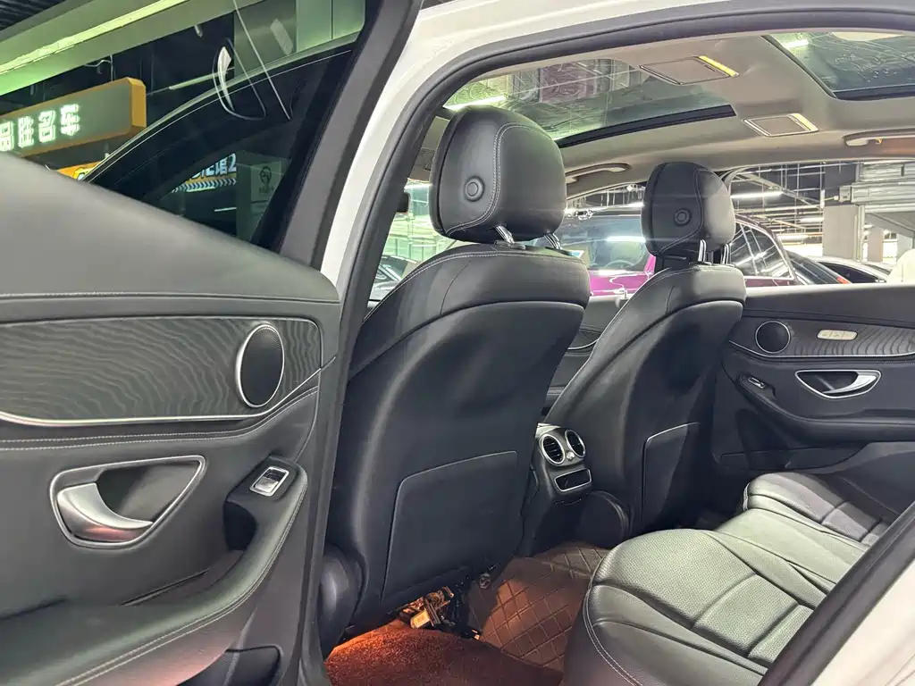 Mercedes-Benz C-Class — миниатюра 10