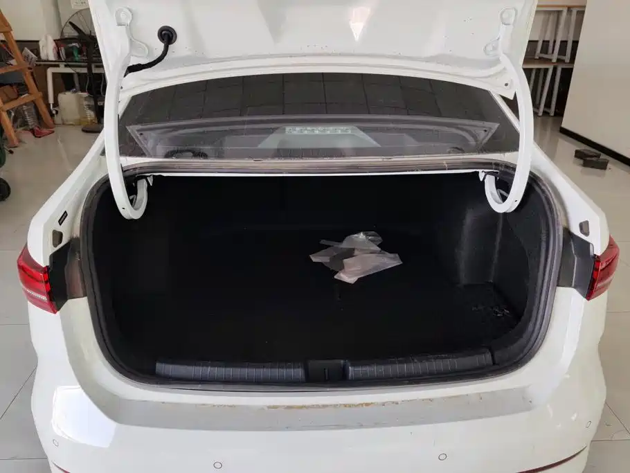 Volkswagen Lavida — миниатюра 4