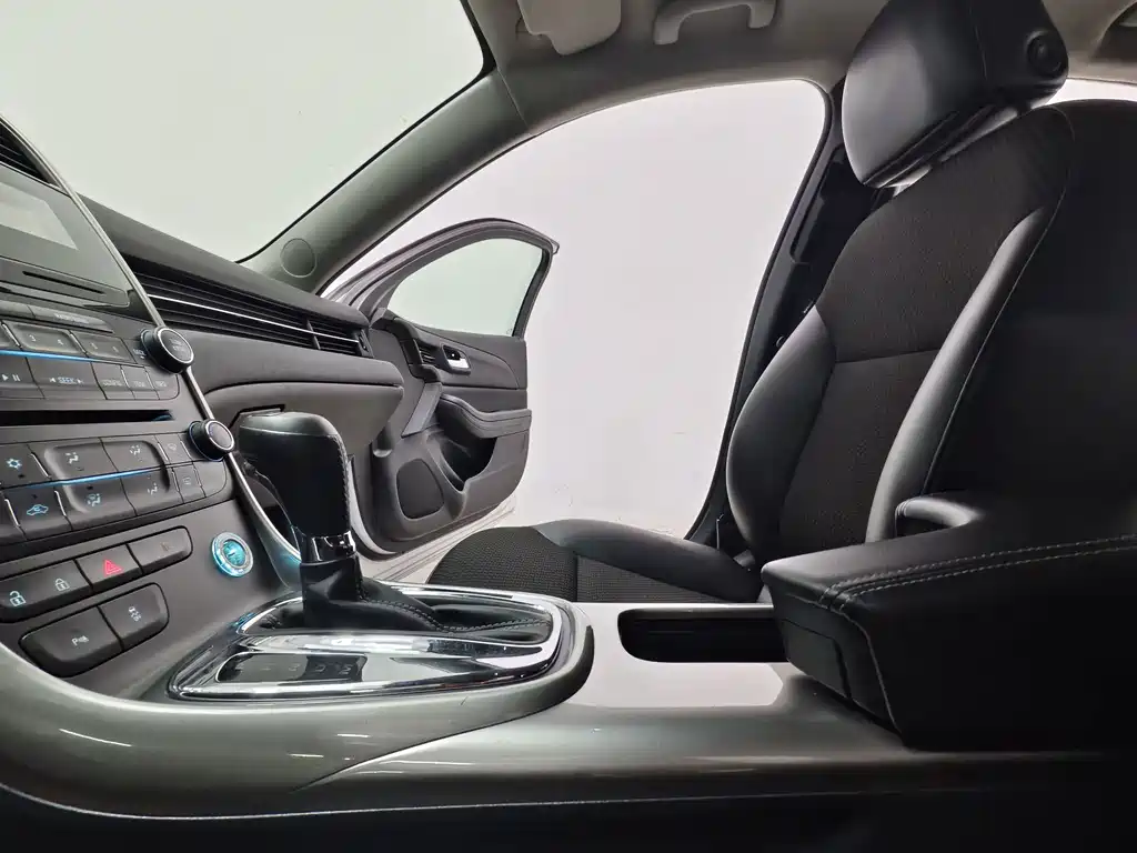 Chevrolet Malibu — миниатюра 12