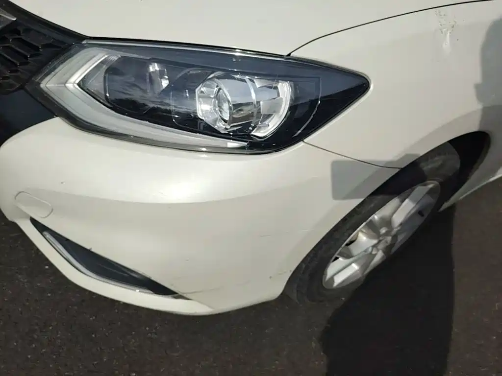 Nissan Tiida — миниатюра 24