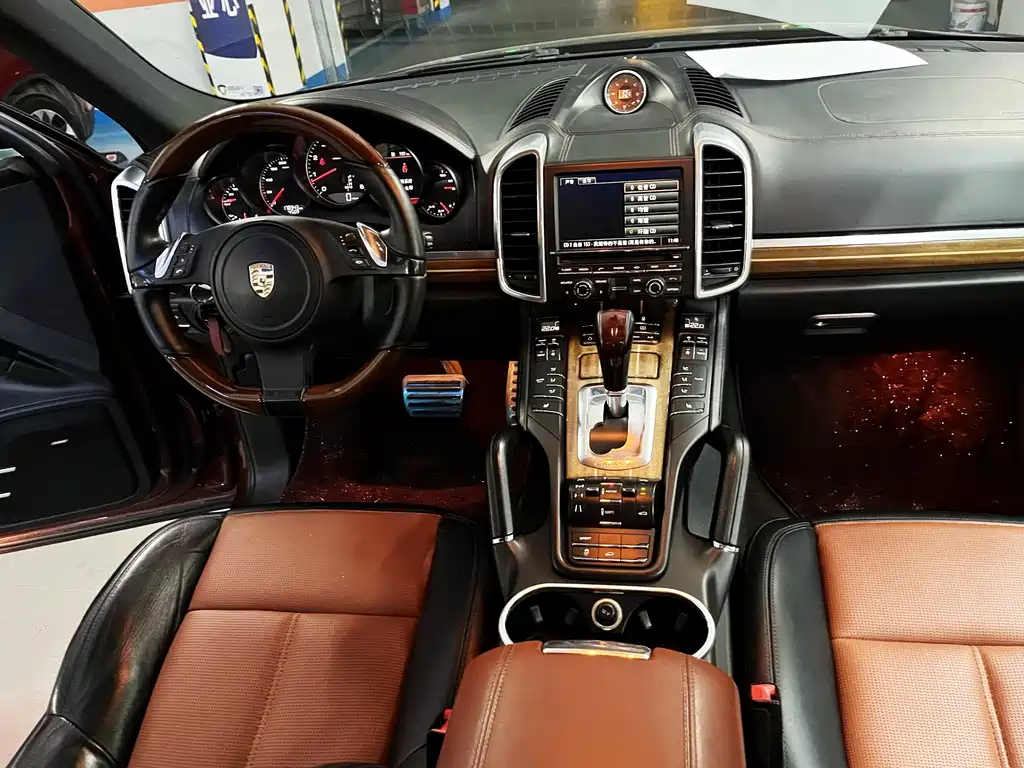 Porsche Cayenne — миниатюра 14