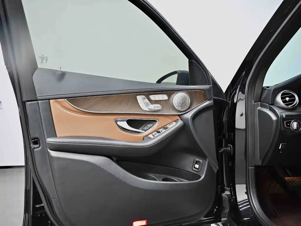 Mercedes-Benz GLC — миниатюра 22