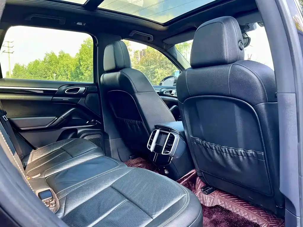 Porsche Cayenne — миниатюра 15