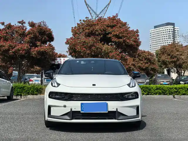 2022 Lynk & Co 03