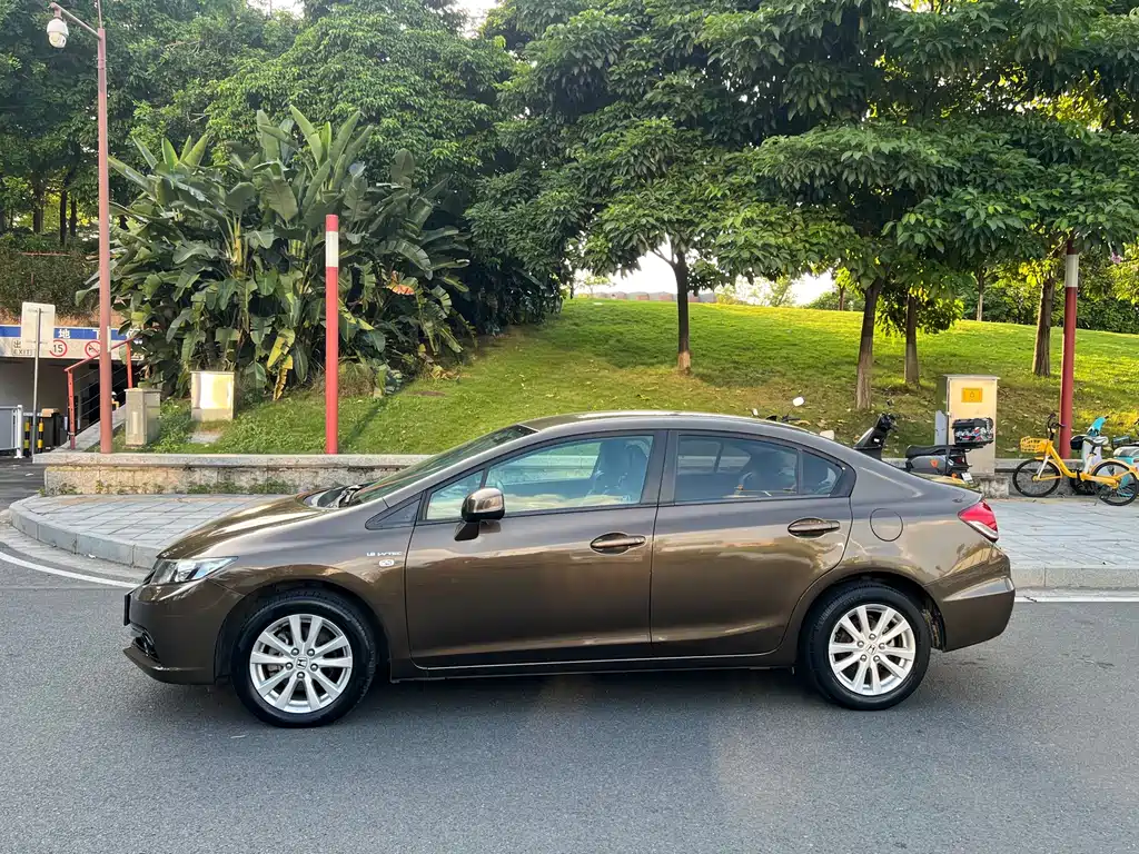 Honda Civic — миниатюра 5