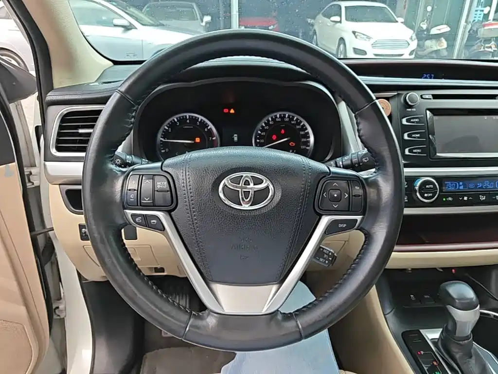Toyota Highlander — миниатюра 11