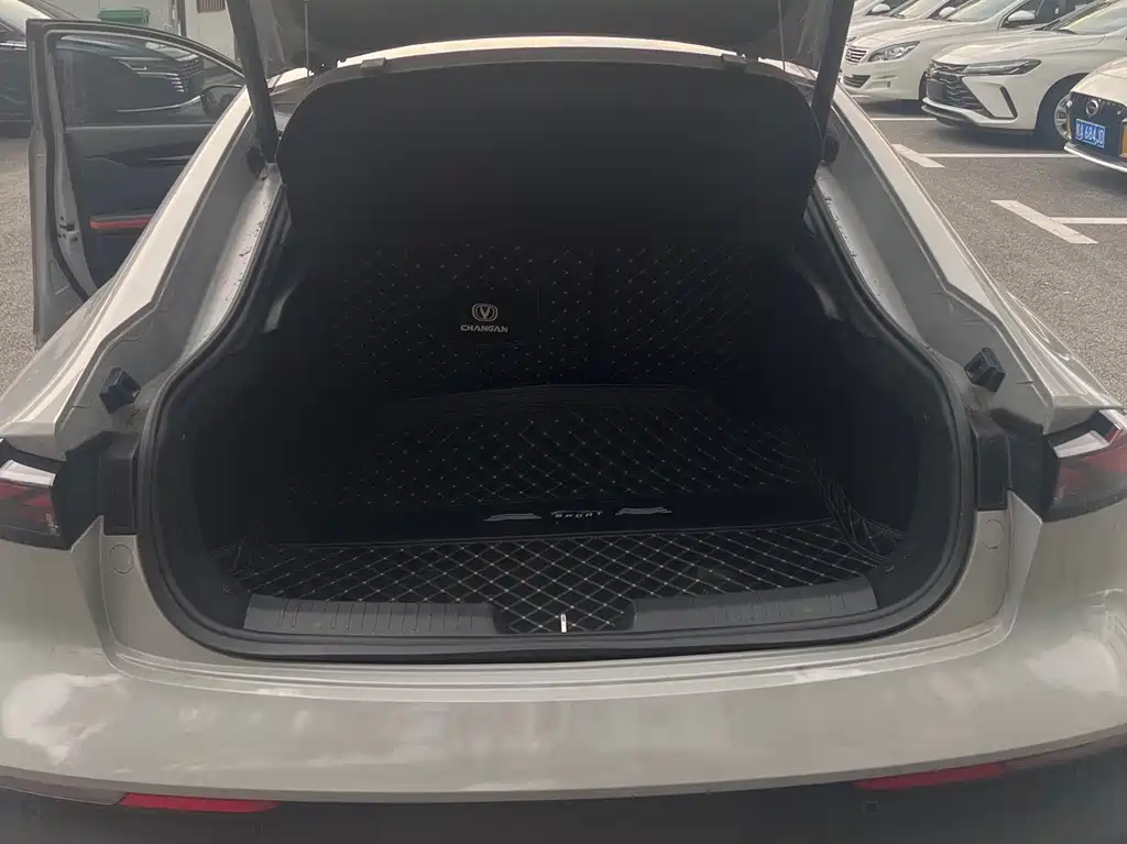 Changan UNI-V 1.5T 500Bar Premium Type, фото 15