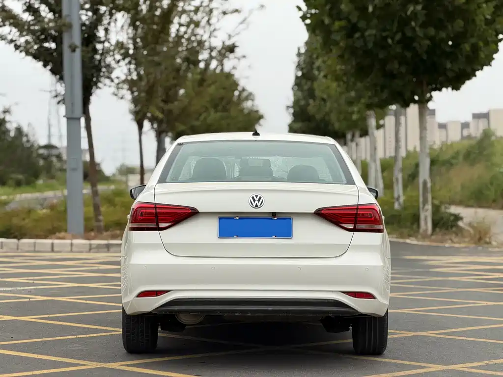 Volkswagen Lavida — миниатюра 8