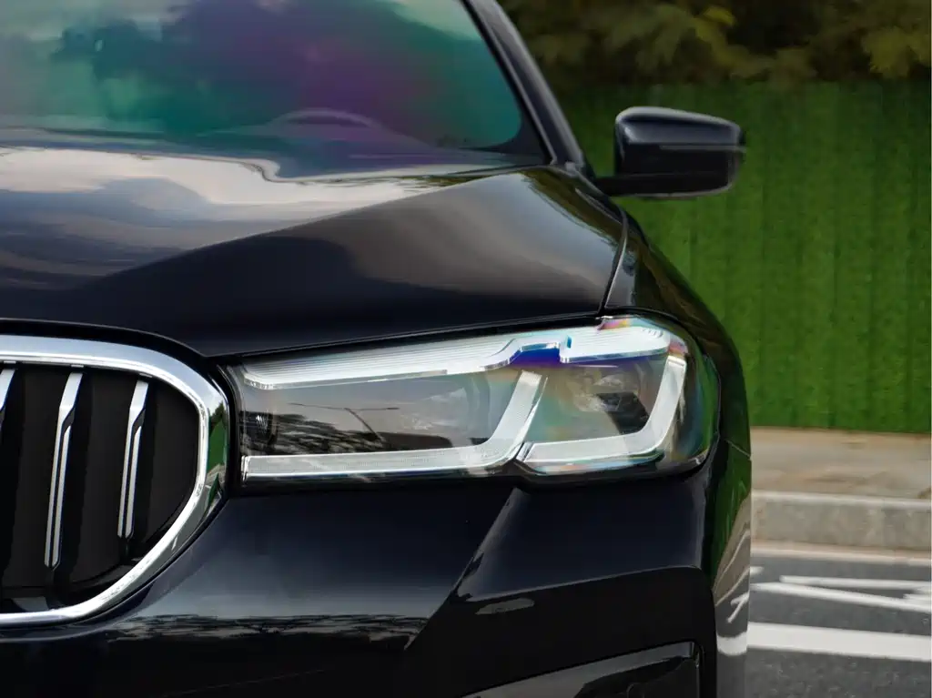 BMW 5 Series — миниатюра 3
