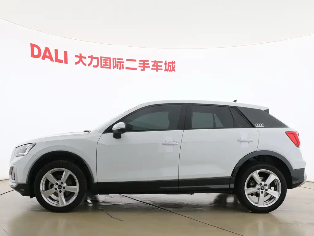 Audi Q2L — миниатюра 5