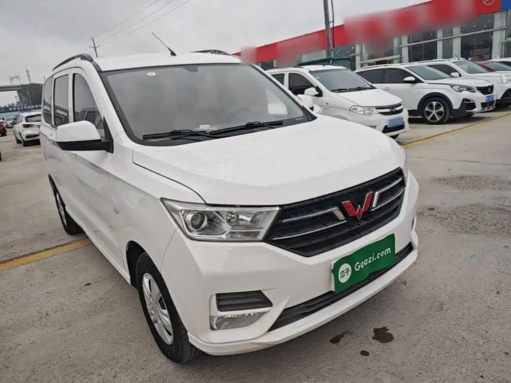 Wuling Hongguang — миниатюра 4