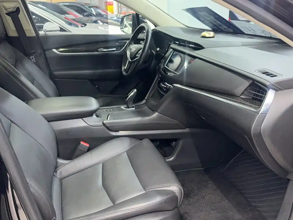Cadillac XT5 — миниатюра 10