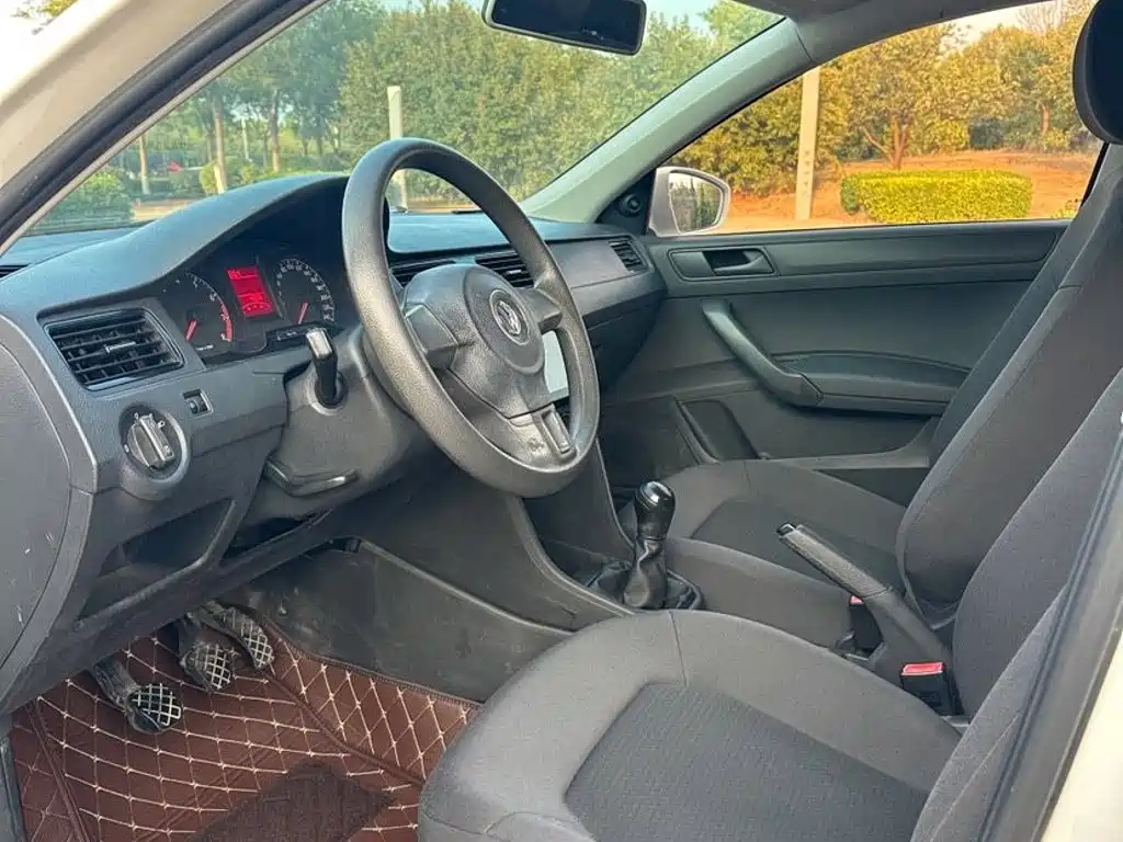 Volkswagen Santana — миниатюра 8