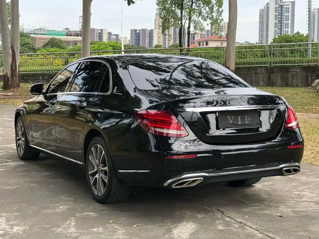 Mercedes-Benz E-Class — миниатюра 4