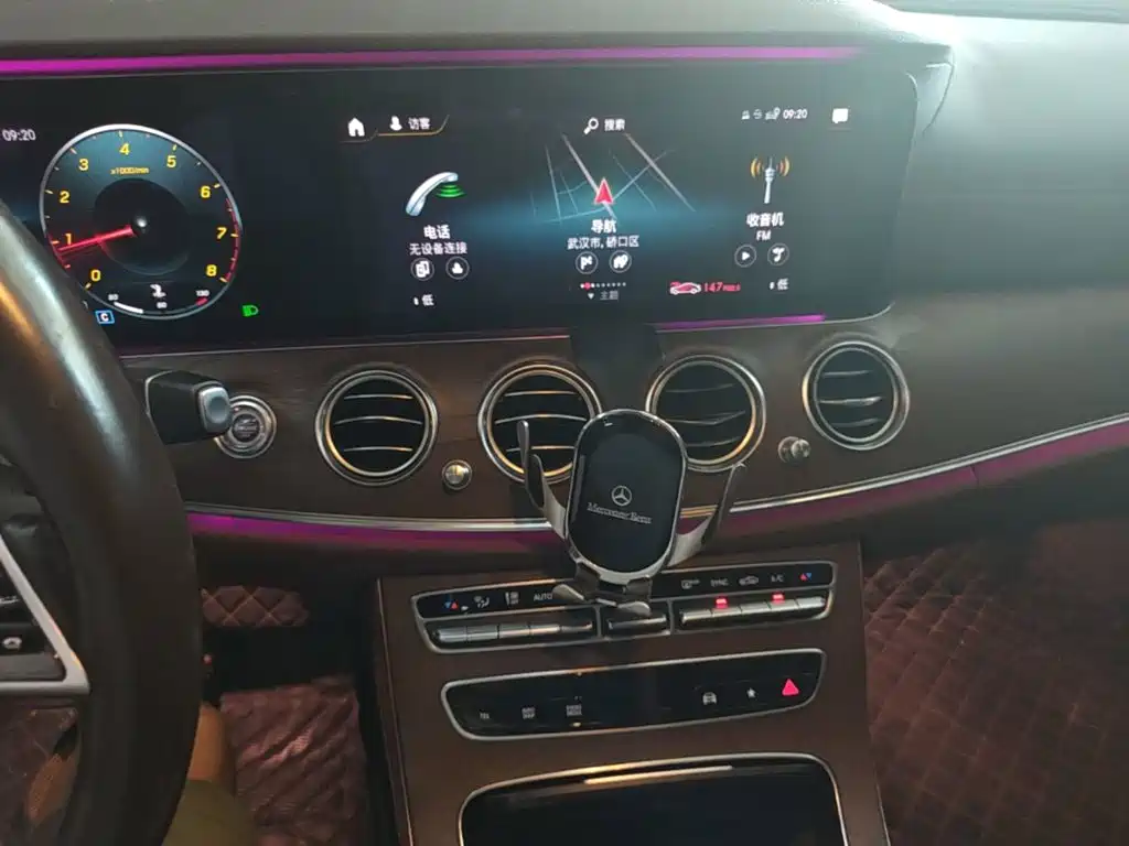 Mercedes-Benz E-Class — миниатюра 13