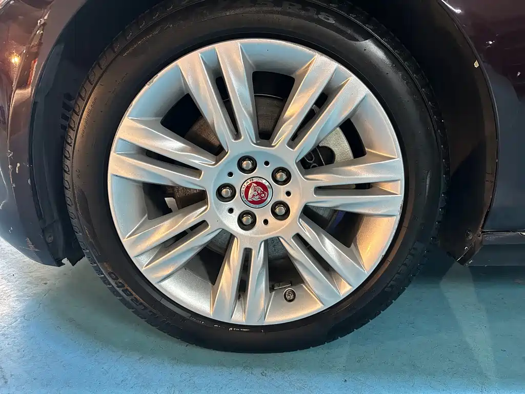 Jaguar XFL — миниатюра 13